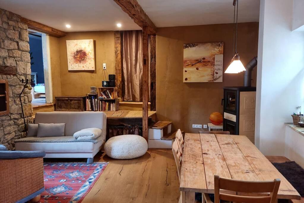 Schoene Ferienwohnung Mit Kamin Neustadt an der Weinstraße Εξωτερικό φωτογραφία