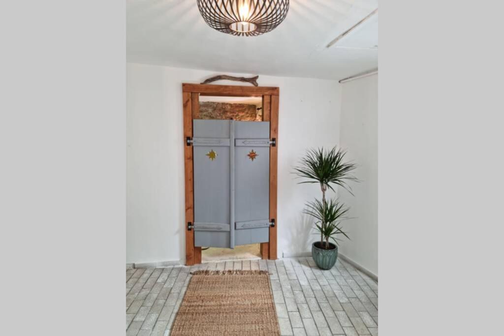 Schoene Ferienwohnung Mit Kamin Neustadt an der Weinstraße Εξωτερικό φωτογραφία