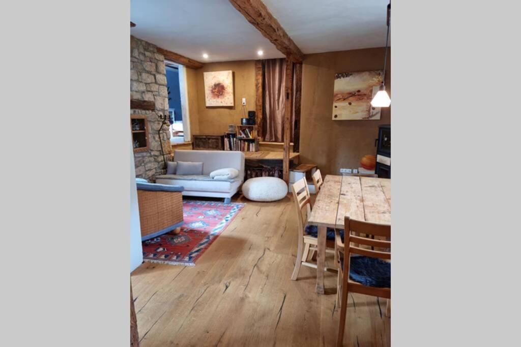 Schoene Ferienwohnung Mit Kamin Neustadt an der Weinstraße Εξωτερικό φωτογραφία